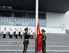 拒绝烟毒诱惑，守护纯净青春（第十三周青城山路校区国旗下讲话）　　 	